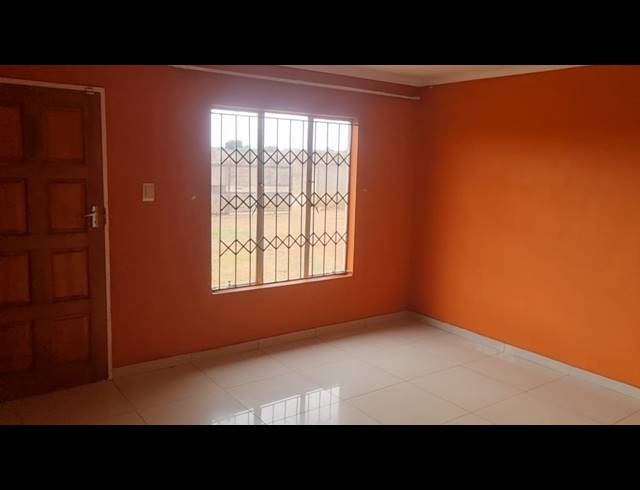 2 BEDROOM HOUSE FOR SALE IN EVATON WEST